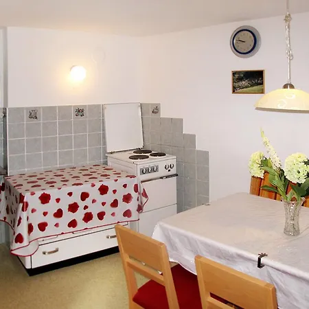 Apartment Haus Zingge 420w Fendels